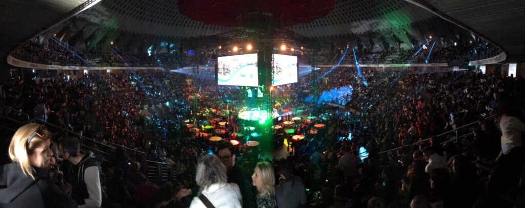 visuale dell'interno del palazzetto lottomatica a Roma durante l'evento di herbalife